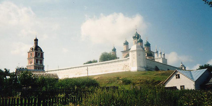 Переславль-Залесский. Горицкий Успенский монастырь. общий вид в ландшафте