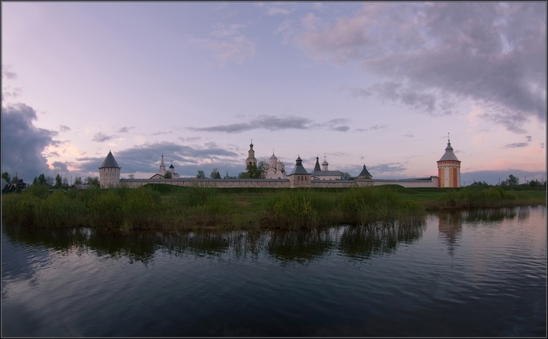 Прилуки. Спасо-Прилуцкий мужской монастырь. художественные фотографии