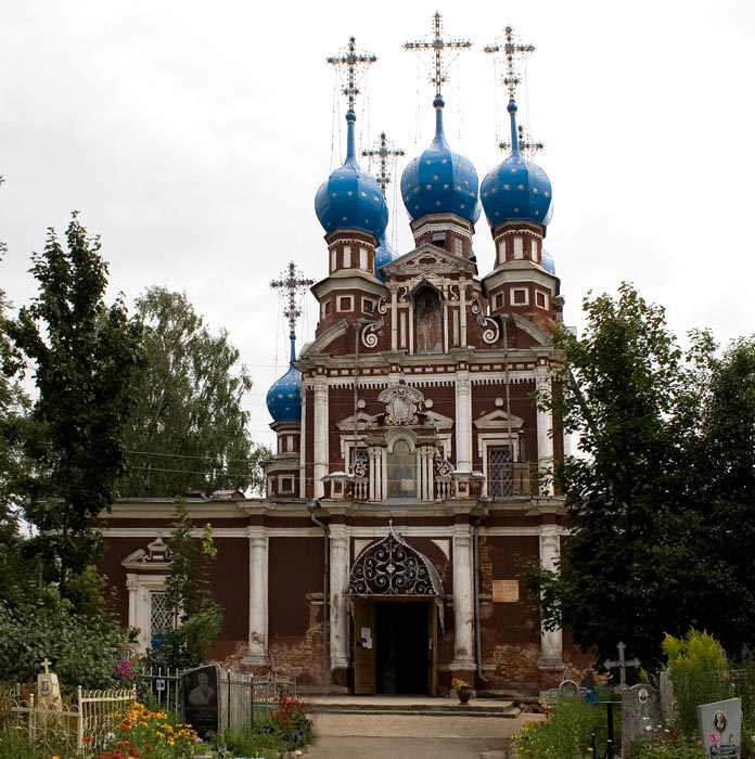 Церковь Казанской иконы Божией Матери, Устюжна (Устюженский район, Вологодская область). архитектурные детали, Вид с запада (от ворот)