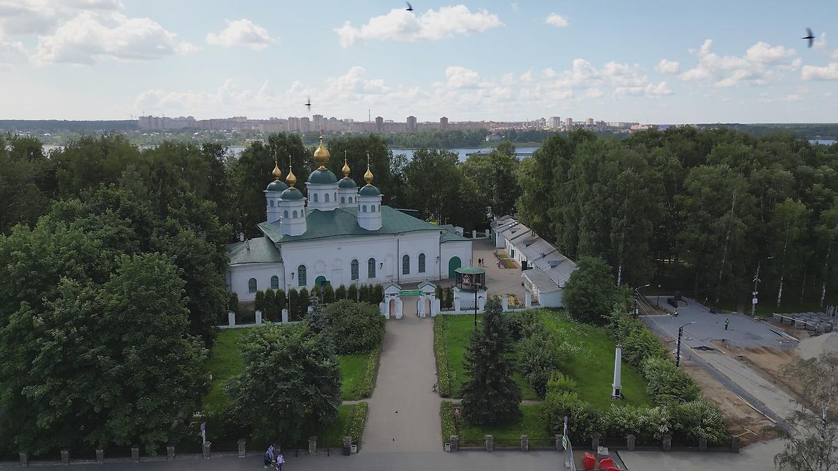 общий вид в ландшафте. Собор Воскресения Христова, Череповец (Череповец, город, Вологодская область)