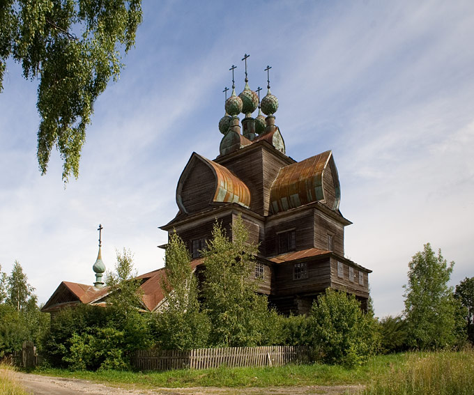 Нелазское. Церковь Успения Пресвятой Богородицы. фасады, Вид с юго-запада