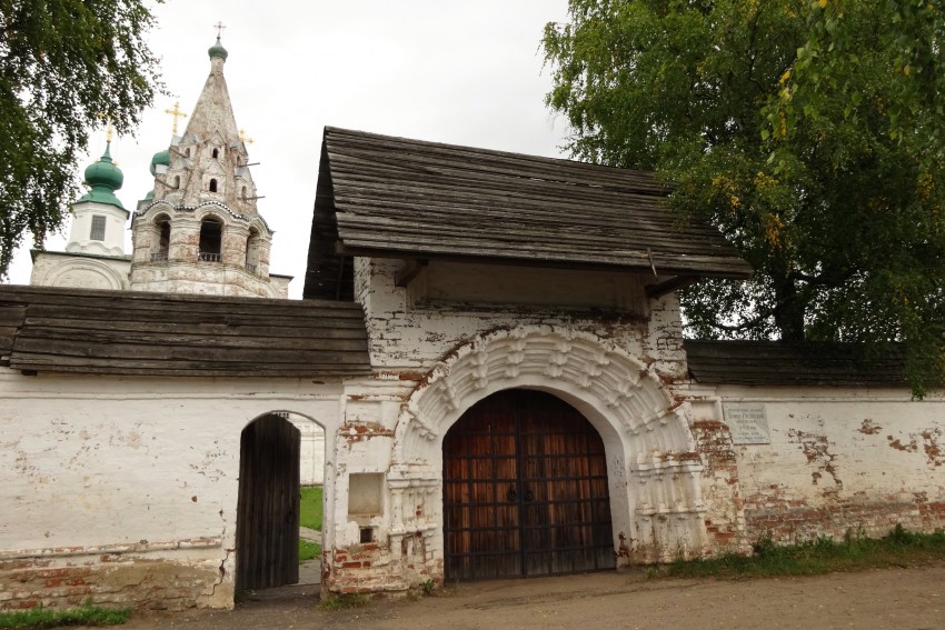 Троице-Гледенский монастырь, Морозовица (Великоустюгский район, Вологодская область). дополнительная информация, Святые ворота