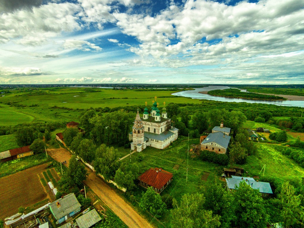 Троице-Гледенский монастырь, Морозовица (Великоустюгский район, Вологодская область). общий вид в ландшафте