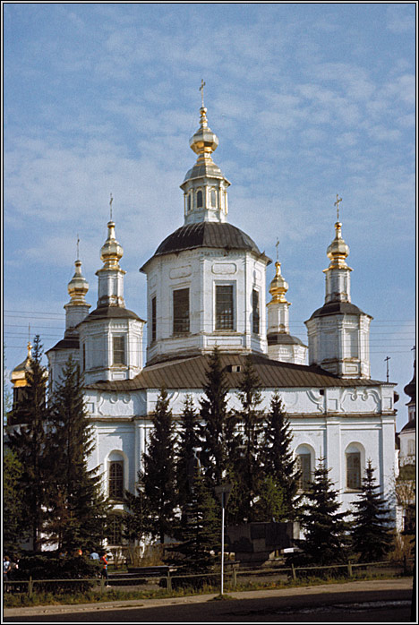 Собор Успения Пресвятой Богородицы на Соборном Дворище, Великий Устюг (Великоустюгский район, Вологодская область). фасады