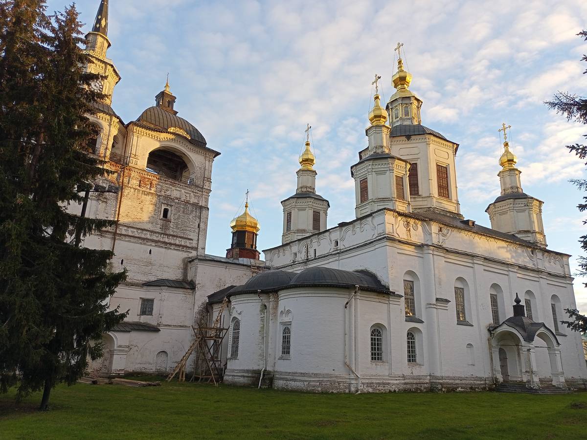 Собор Успения Пресвятой Богородицы на Соборном Дворище, Великий Устюг (Великоустюгский район, Вологодская область). фасады