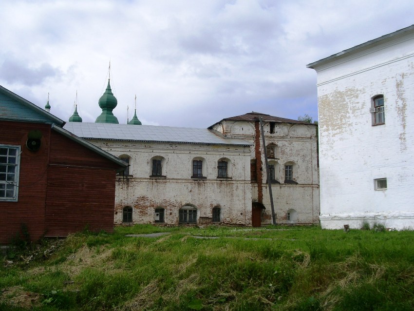 Великий Устюг. Михаило-Архангельский монастырь. фасады