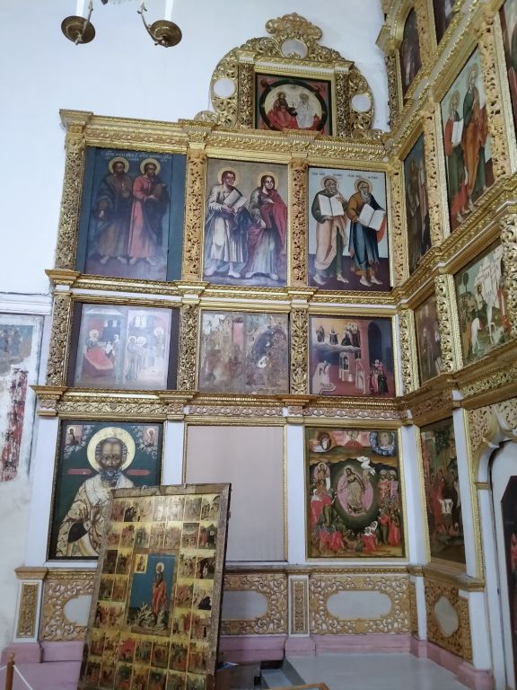 Церковь Вознесения Господня, Великий Устюг (Великоустюгский район, Вологодская область). интерьер и убранство, интерьер основного объема (фрагмент центрального иконостаса)