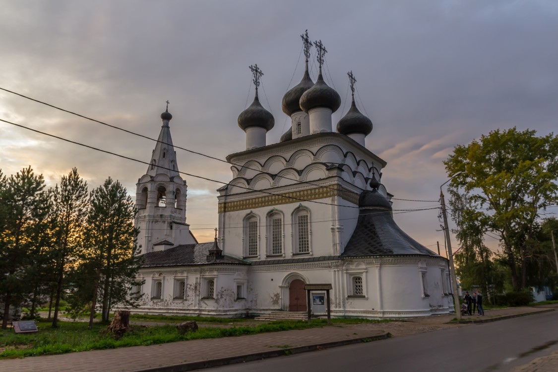 Церковь Спаса Всемилостивого, Белозерск (Белозерский район, Вологодская область). фасады, Вид с юга