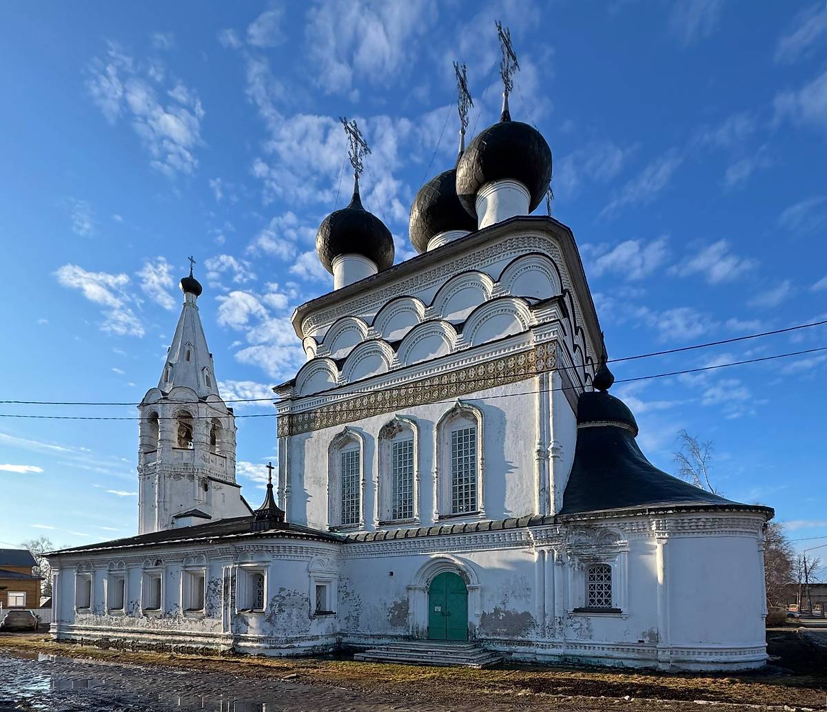 Вид с юго-востока, фасады. Церковь Спаса Всемилостивого, Белозерск (Белозерский район, Вологодская область)