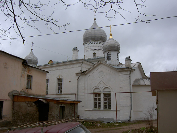 Псков. Церковь Варлаама Хутынского на Званице. фасады