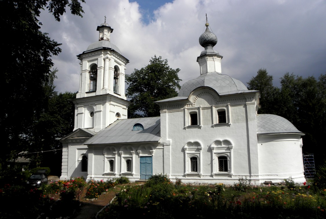 Белозерск. Церковь Богоявления Господня. фасады