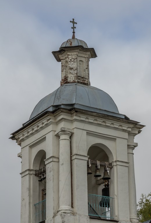 Белозерск. Церковь Богоявления Господня. архитектурные детали, Верхний ярус колокольни