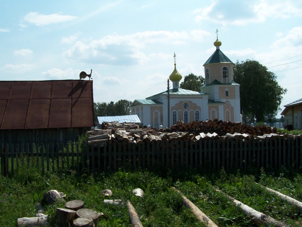 Церковь Сошествия Святого Духа, Архангельское (Сокольский район, Вологодская область). общий вид в ландшафте