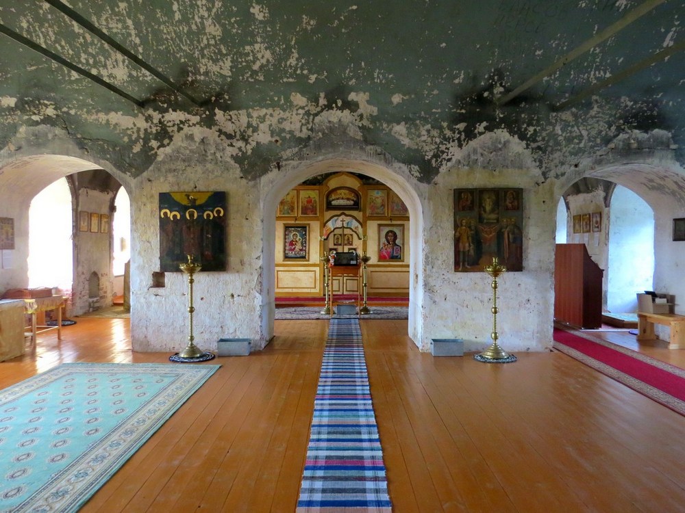 Церковь Михаила Архангела, Архангельское (Сокольский район, Вологодская область). интерьер и убранство, Интерьер нижнего храма