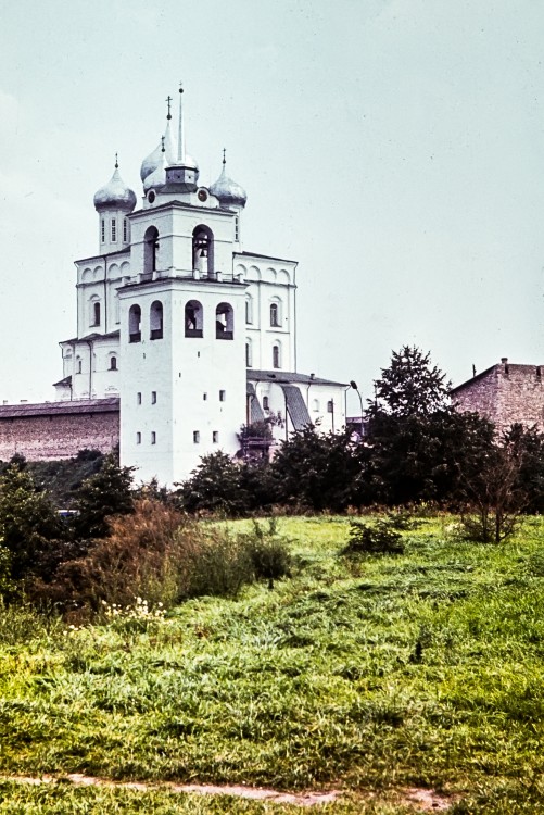 Псков. Кафедральный собор Троицы Живоначальной. архивная фотография, Оцифрованный слайд 1975 года