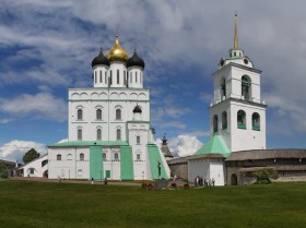 Псков. Кафедральный собор Троицы Живоначальной