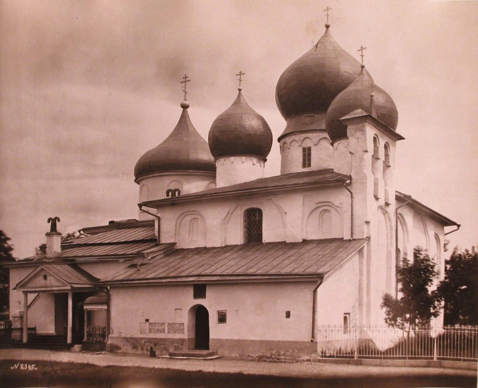 Псков. Иоанно-Предтеченский монастырь с Завеличья (подворье Крыпецкого монастыря). Собор Рождества Иоанна Предтечи. архивная фотография, Фото с сайта http://andcvet.narod.ru