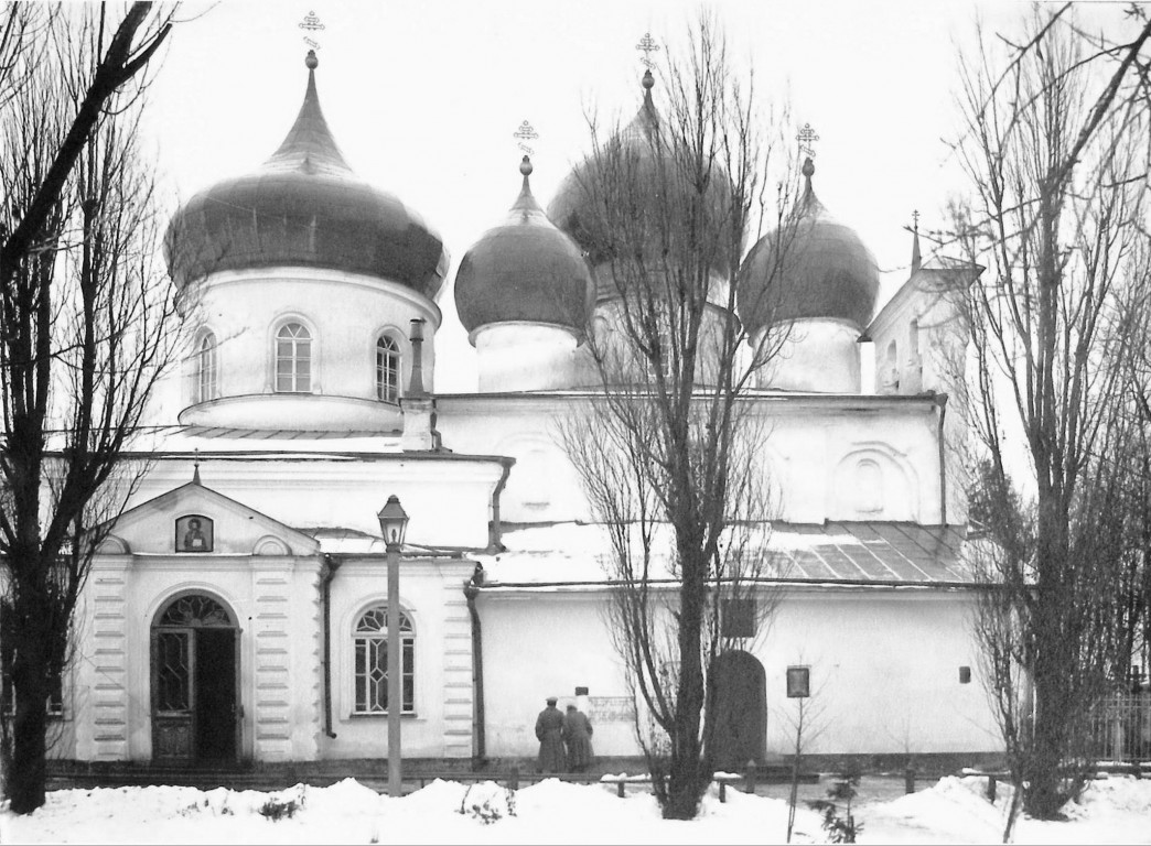 Иоанно-Предтеченский монастырь с Завеличья (подворье Крыпецкого монастыря). Собор Рождества Иоанна Предтечи, Псков (Псков, город, Псковская область). архивная фотография, 1917 год. с сайта https://pastvu.com/p/327912