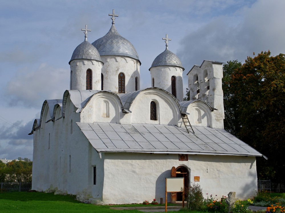 Иоанно-Предтеченский монастырь с Завеличья (подворье Крыпецкого монастыря). Собор Рождества Иоанна Предтечи, Псков (Псков, город, Псковская область). фасады