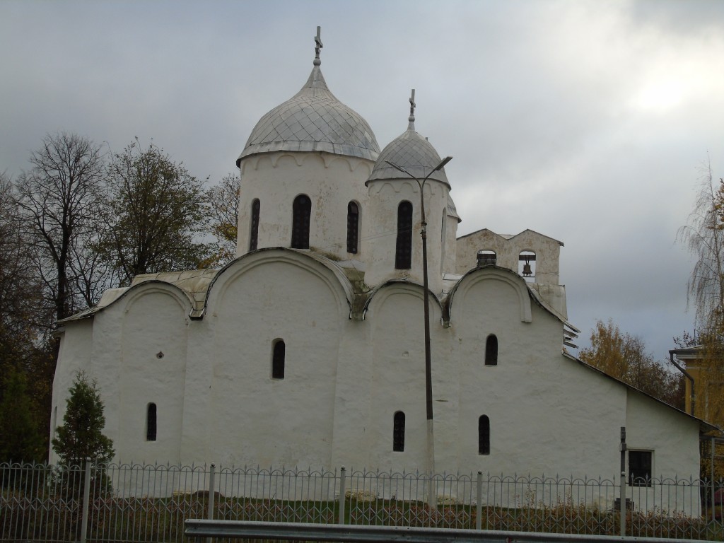 Иоанно-Предтеченский монастырь с Завеличья (подворье Крыпецкого монастыря). Собор Рождества Иоанна Предтечи, Псков (Псков, город, Псковская область). фасады