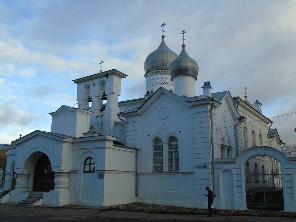 Псков. Церковь Варлаама Хутынского на Званице. фасады