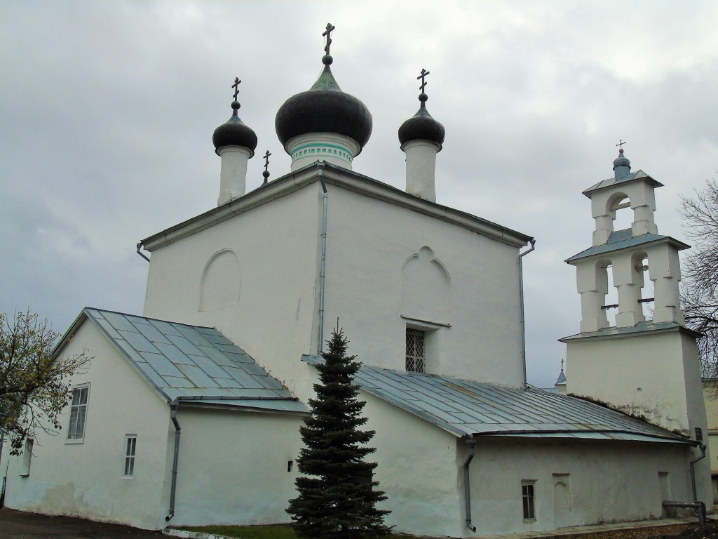 Псков. Церковь Николая Чудотворца (Николы Явленного) от Торга. фасады