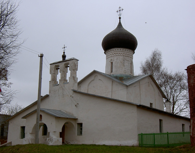 Псков. Церковь Иоакима и Анны на Полонище. фасады