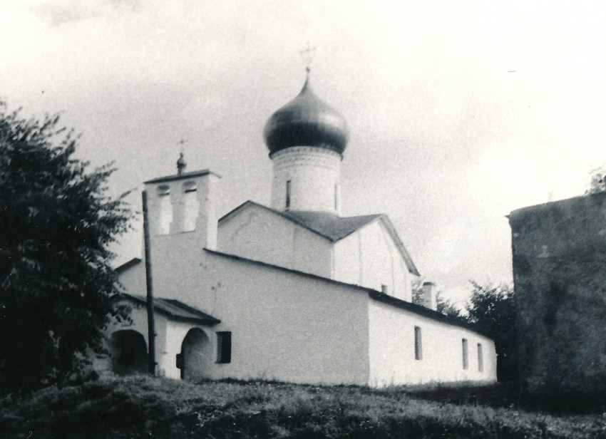 Псков. Церковь Иоакима и Анны на Полонище. фасады