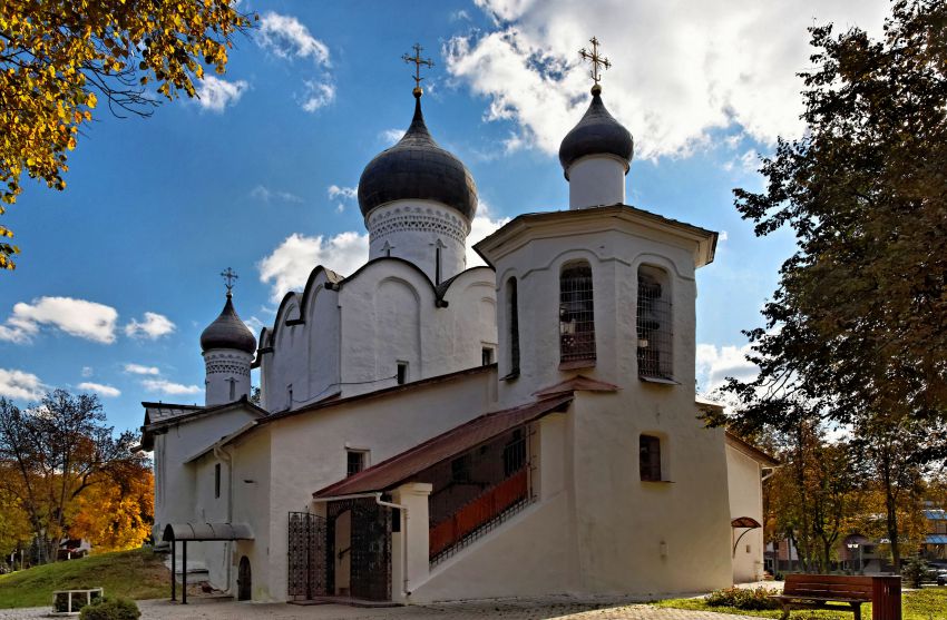 Псков. Церковь Василия Великого на Горке. фасады