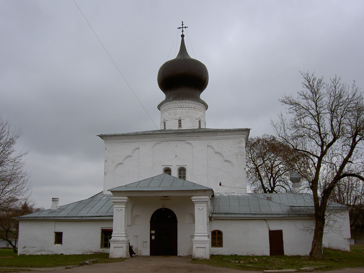 Псков. Церковь Успения Пресвятой Богородицы с Пароменья. фасады