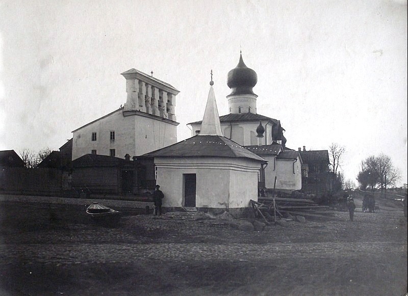 Церковь Успения Пресвятой Богородицы с Пароменья, Псков (Псков, город, Псковская область). архивная фотография, утраченная Часовня Святой Анастасии. фото 1890—1909 года с сайта https://pastvu.com/p/339515