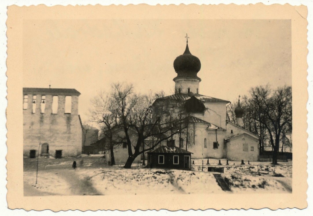 Псков. Церковь Успения Пресвятой Богородицы с Пароменья. архивная фотография, Фото 1941 г. с аукциона e-bay.de