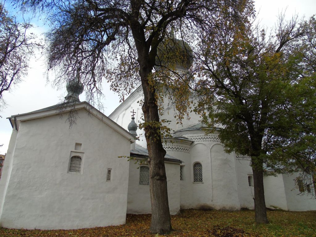 Псков. Церковь Успения Пресвятой Богородицы с Пароменья. фасады