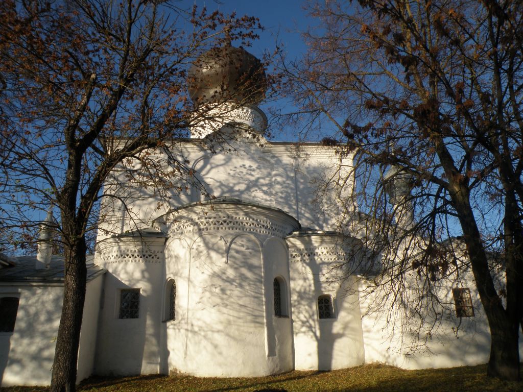 Псков. Церковь Успения Пресвятой Богородицы с Пароменья. фасады