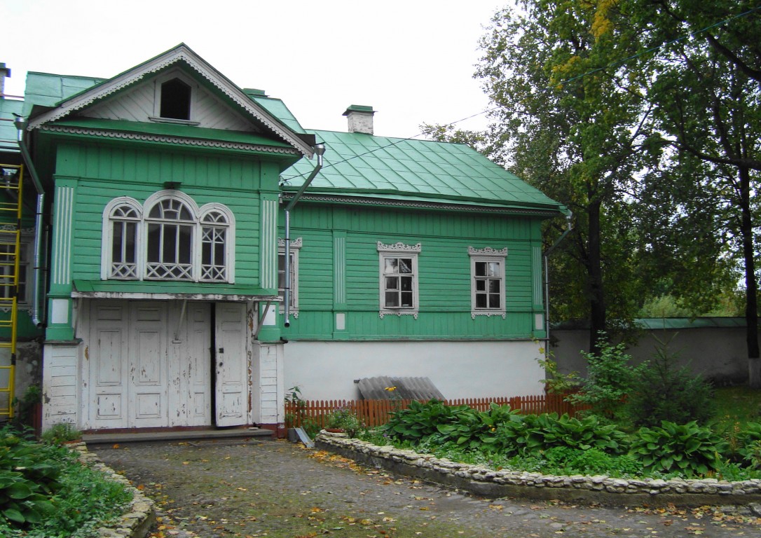 Спасо-Преображенский Мирожский монастырь, Псков (Псков, город, Псковская область). фасады, настоятельский корпус
