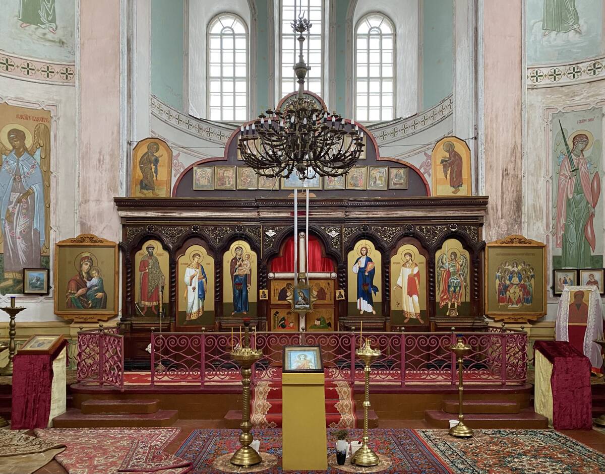 Церковь Михаила Архангела, Вышегород (Дедовичский район, Псковская область). интерьер и убранство, Главный иконостас