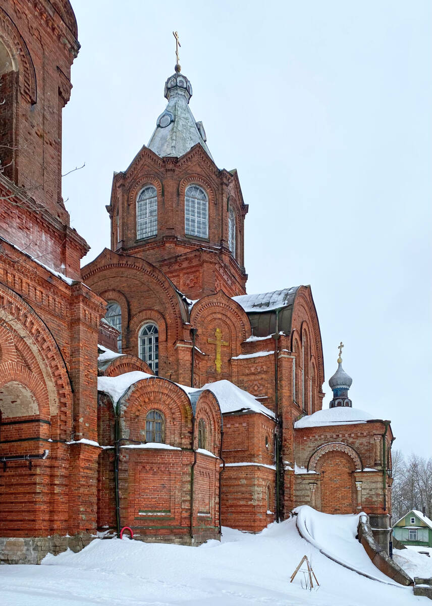 Церковь Михаила Архангела, Вышегород (Дедовичский район, Псковская область). архитектурные детали, Главный объём
