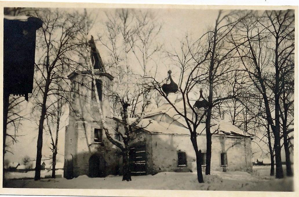 Фото 1941 г. с аукциона e-bay.de, архивная фотография. Церковь Рождества Пресвятой Богородицы, Порхов (Порховский район, Псковская область)
