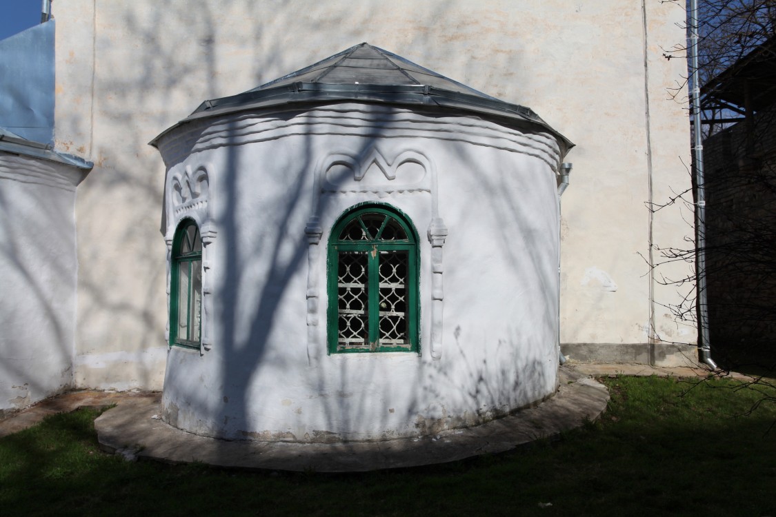 Церковь Николая Чудотворца, Порхов (Порховский район, Псковская область). архитектурные детали