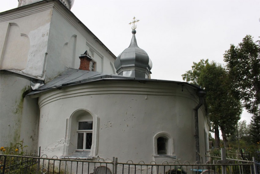 Церковь Николая Чудотворца, Виделебье (Псковский район, Псковская область). архитектурные детали, Придельная церковь Покрова Богоматери