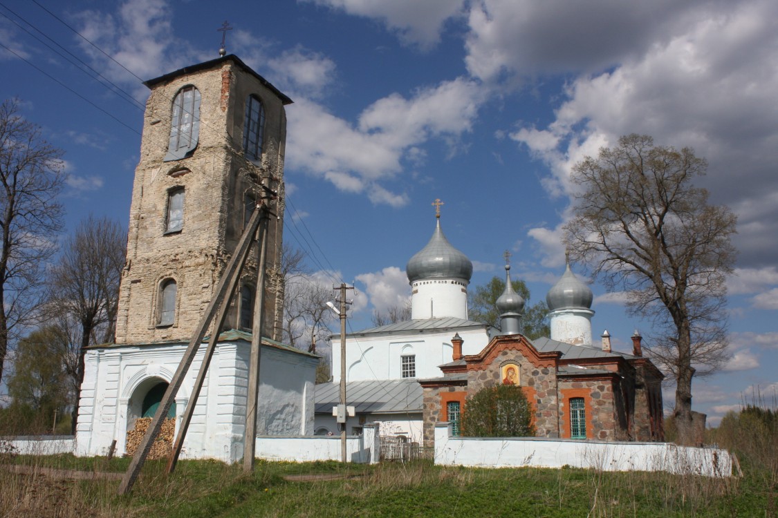 Церковь Николая Чудотворца, Виделебье (Псковский район, Псковская область). общий вид в ландшафте