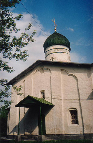Церковь Николая Чудотворца, Остров (Островский район, Псковская область). архитектурные детали