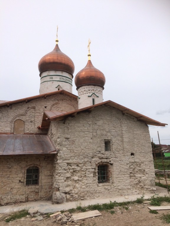 Церковь Николая Чудотворца, Остров (Островский район, Псковская область). архитектурные детали, Ремонт фасадов