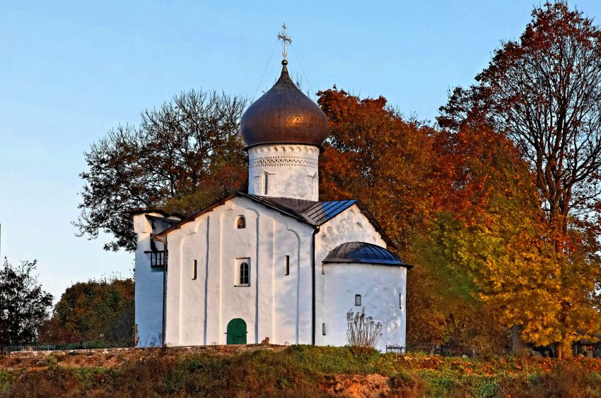 Церковь Илии Пророка, Выбуты (Псковский район, Псковская область). фасады