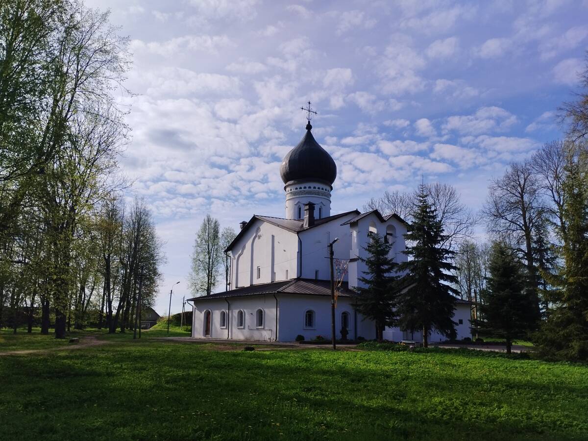 Собор Державной иконы Божией Матери, Гдов (Гдовский район, Псковская область). фасады