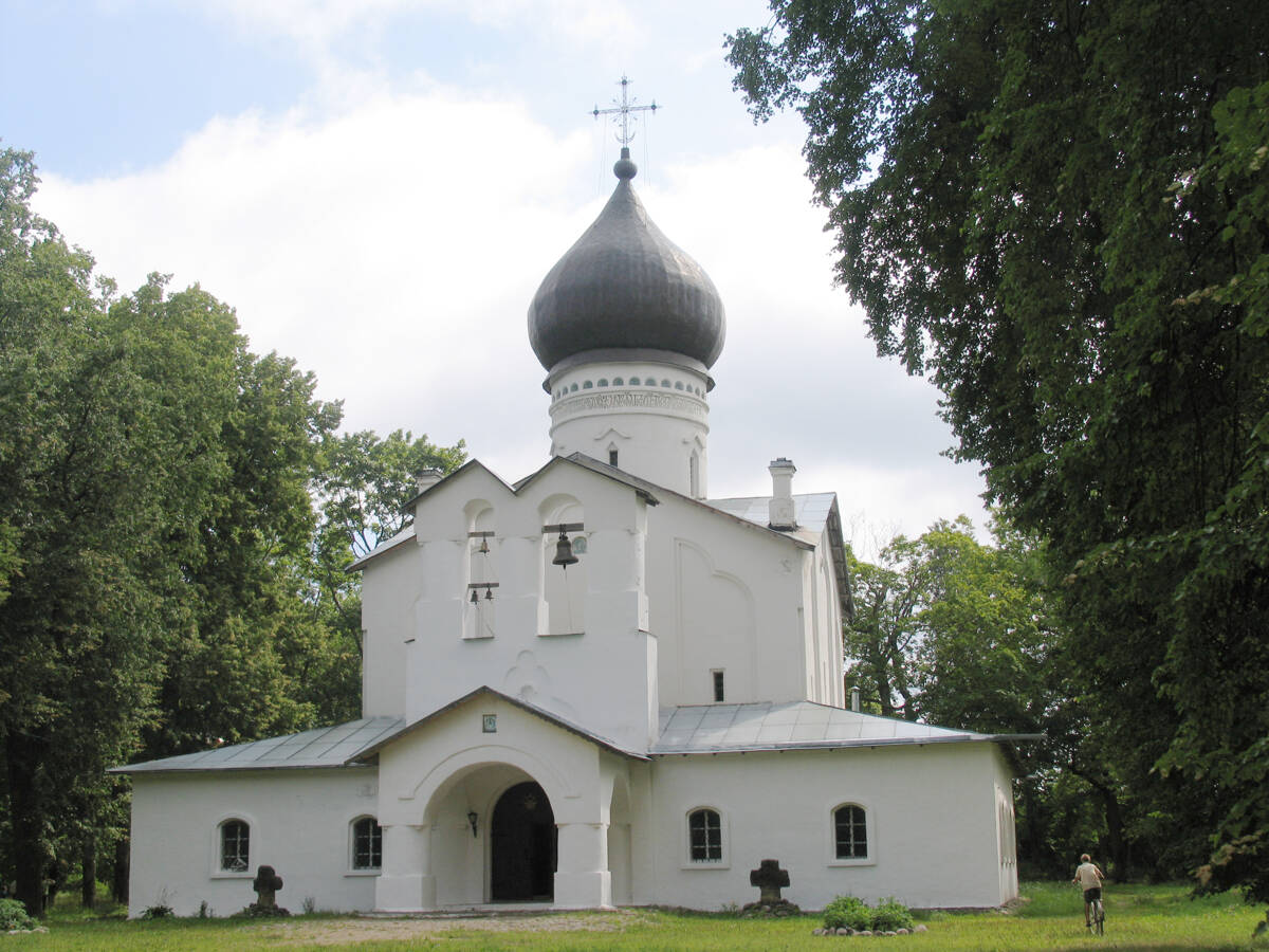 Собор Державной иконы Божией Матери, Гдов (Гдовский район, Псковская область). фасады, Западная паперть