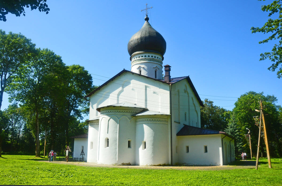 Собор Державной иконы Божией Матери, Гдов (Гдовский район, Псковская область). фасады