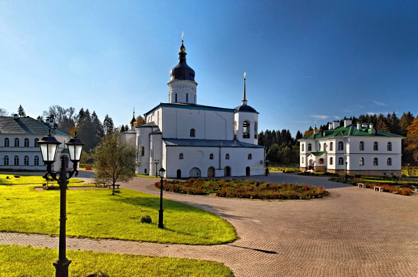 Елизарово. Спасо-Елеазаровский женский монастырь. фасады