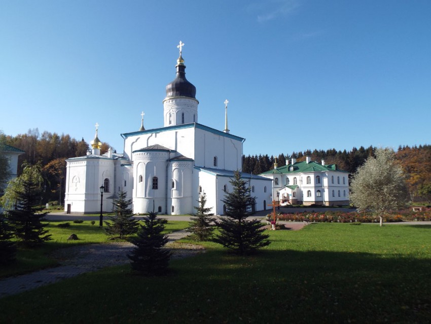 Елизарово. Спасо-Елеазаровский женский монастырь. фасады