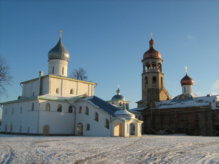 Иоанно-Богословский Савво-Крыпецкий мужской монастырь, Крыпецкое (Псковский район, Псковская область). фасады